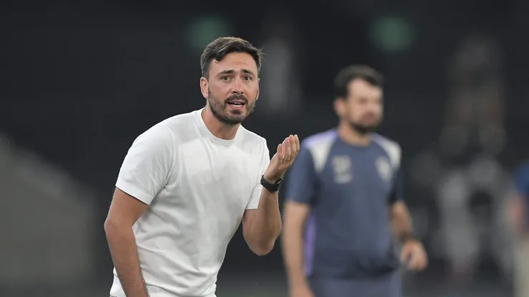RJ - RIO DE JANEIRO - 01/10/2025 - BRASILEIRO A 2025, BOTAFOGO X BAHIA - Davide Ancelotti tecnico do Botafogo durante partida contra o Bahia no estadio Engenhao pelo campeonato Brasileiro A 2025. Foto: Thiago Ribeiro/AGIF