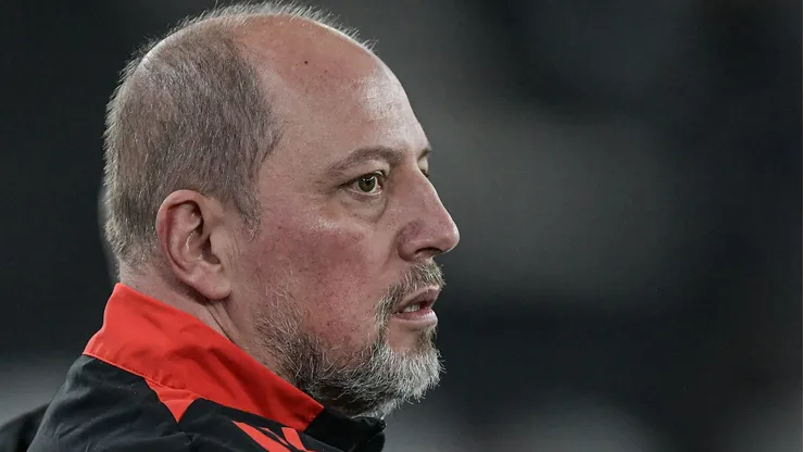 Presidente do Internacional, Alessandro Barcellos é alvo de protestos da torcida