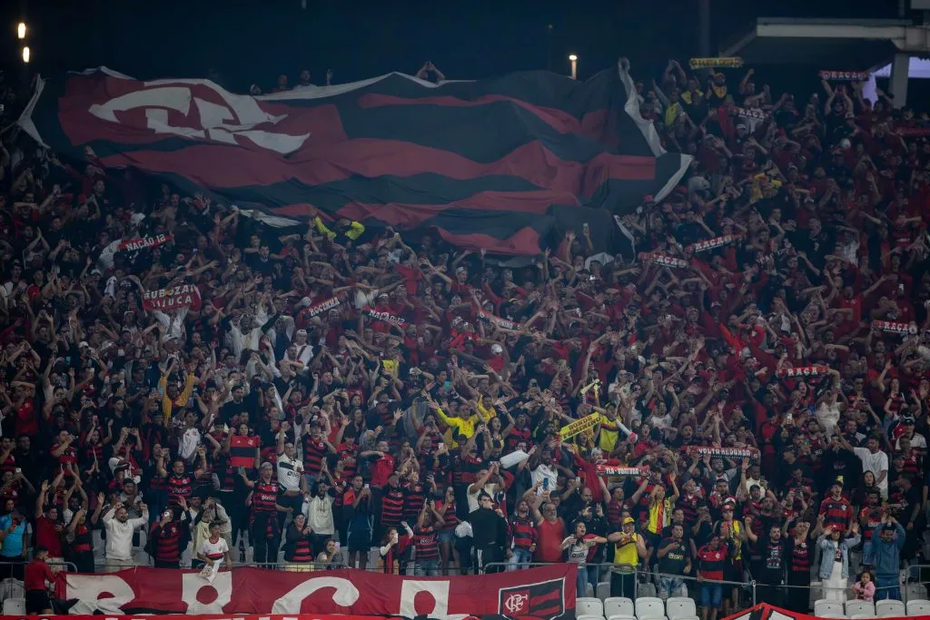 SP – SAO PAULO – 28/09/2025 – BRASILEIRO A 2025, CORINTHIANS X FLAMENGO – Torcida  do Flamengo comemora vitoria na partida entre Corinthians e Flamengo no estadio Arena Corinthians pelo campeonato Brasileiro A 2025. Foto: Joisel Amaral/AGIF