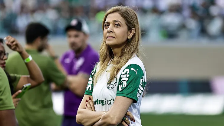 SP - BARUERI - 12/04/2025 - BRASILEIRO A 2025, PALMEIRAS X CORINTHIANS - Leila Pereira presidente do Palmeiras antes da partida contra o Corinthians no estadio Arena Barueri pelo campeonato Brasileiro A 2025. Foto: Fabio Giannelli/AGIF