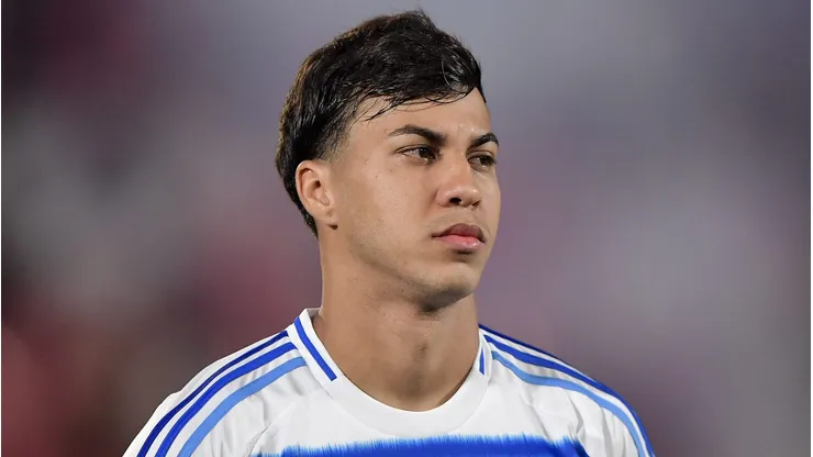 RJ - RIO DE JANEIRO - 02/10/2025 - BRASILEIRO A 2025, FLAMENGO X CRUZEIRO - Kaio Jorge jogador do Cruzeiro durante partida contra o Flamengo no estadio Maracana pelo campeonato Brasileiro A 2025. Foto: Thiago Ribeiro/AGIF
