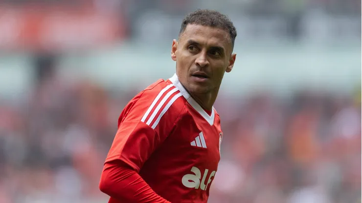 Alan Patrick mira marca histórica no Internacional