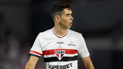 Oscar durante confronto contra o Bragantino no Brasileirão de 2025.