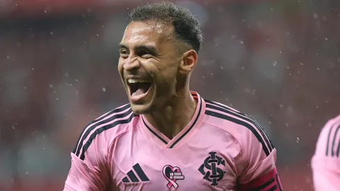 Alan Patrick comemorando gol em Inter x Botafogo. Foto: Ricardo Duarte / Internacional