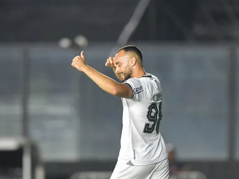 Arthur Cabral comete falha crucial em Internacional x Botafogo