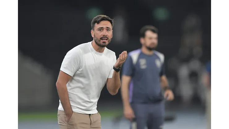 RJ - RIO DE JANEIRO - 01/10/2025 - BRASILEIRO A 2025, BOTAFOGO X BAHIA - Davide Ancelotti tecnico do Botafogo durante partida contra o Bahia no estadio Engenhao pelo campeonato Brasileiro A 2025. Foto: Thiago Ribeiro/AGIF
