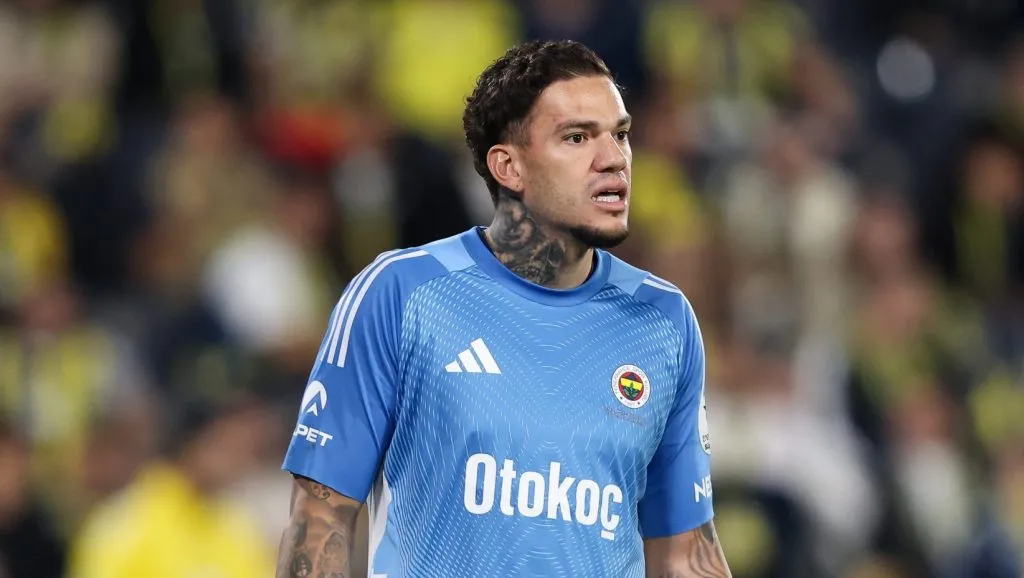 Ederson em campo pelo Fenerbahçe. (Photo by Ahmad Mora/Getty Images)