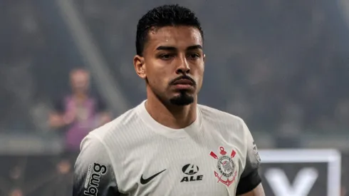 Matheus Bidu, desfalque do Corinthians no clássico diante do Santos. Foto: Robson Mafra/AGIF