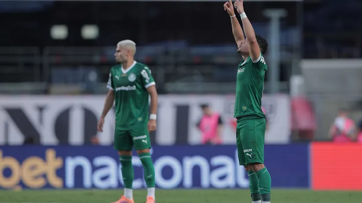 Vitor Roque em São Paulo x Palmeiras pelo Brasileirão 2025. Foto: Ettore Chiereguini/AGIF