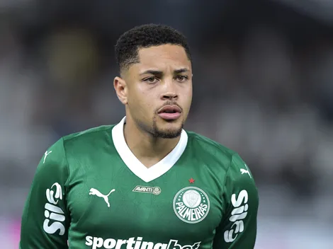 Torcida do Palmeiras elogia Vitor Roque após vitória