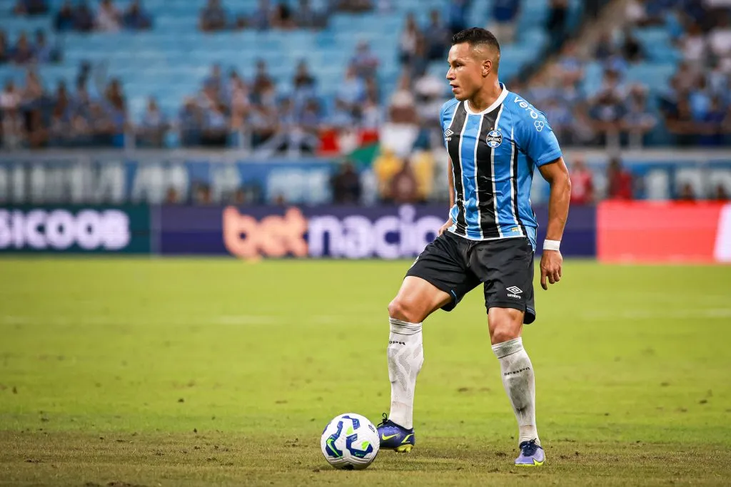 RS – PORTO ALEGRE – 04/05/2025 – BRASILEIRO A 2025, GREMIO X SANTOS – Marlon jogador do Gremio durante partida contra o Santos no estadio Arena do Gremio pelo campeonato Brasileiro A 2025. Foto: Maxi Franzoi/AGIF
