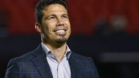 Hernanes recebendo homenagem do São Paulo em 2022.