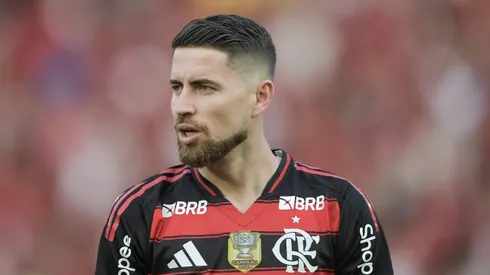 RJ - RIO DE JANEIRO - 12/07/2025 - BRASILEIRO A 2025, FLAMENGO X SAO PAULO - Jorginho jogador do Flamengo durante partida contra o Sao Paulo no estadio Maracana pelo campeonato Brasileiro A 2025. Foto: Thiago Ribeiro/AGIF