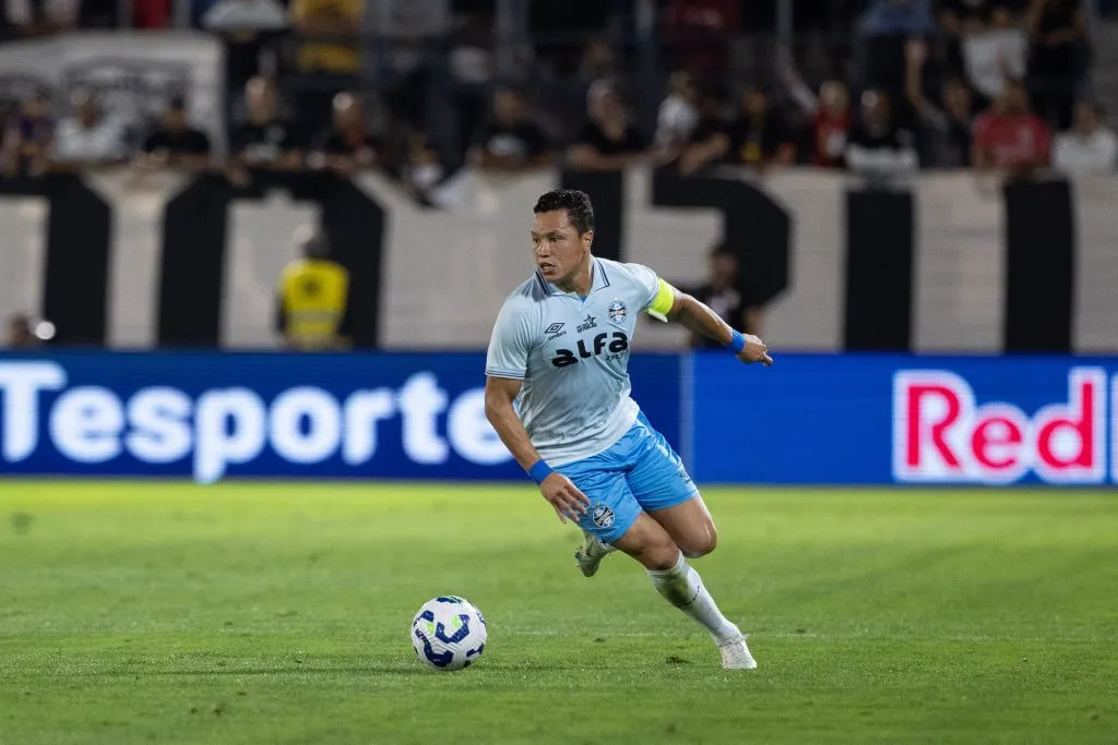 SP – BRAGANCA PAULISTA – 04/10/2025 – BRASILEIRO A 2025, BRAGANTINO X GREMIO – MARLON jogador do Gremio durante partida contra o Bragantino no estadio Cicero De Souza Marques pelo campeonato Brasileiro A 2025. Foto: Joisel Amaral/AGIF