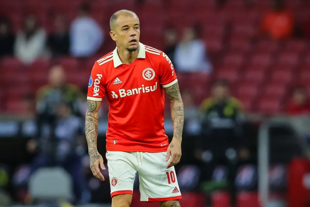 RS – Porto Alegre – 14/04/2022 – COPA SUL-AMERICANA 2022, INTERNACIONAL X GUAIRENA – D’Alessandro jogador do Internacional durante partida contra o Guairena no estadio Beira-Rio pelo campeonato Copa Sul-Americana 2022. Foto: Pedro H. Tesch/AGIF