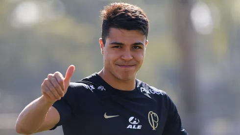 Roni durante treinamento do Corinthians em 2023.