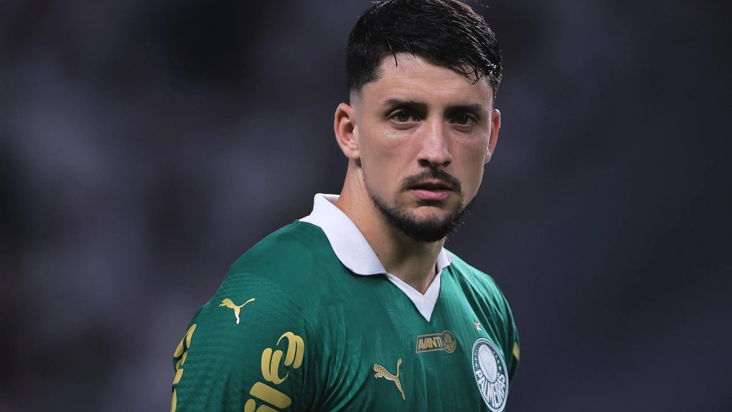 SP – SAO PAULO – 06/02/2025 – PAULISTA 2025, PALMEIRAS X CORINTHIANS – Joaquin Piquerez jogador do Palmeiras durante partida contra o Corinthians no estadio Arena Allianz Parque pelo campeonato Paulista 2025. Foto: Ettore Chiereguini/AGIF