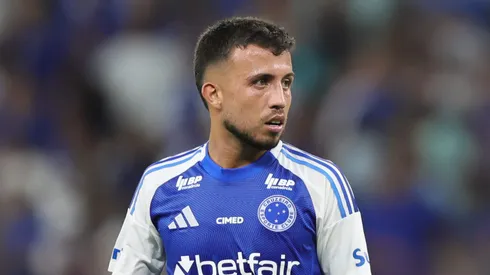Matheus Henrique jogador do Cruzeiro durante partida contra o Mirassol no estadio Mineirao pelo campeonato Brasileiro A 2025. Foto: Gilson Lobo/AGIF