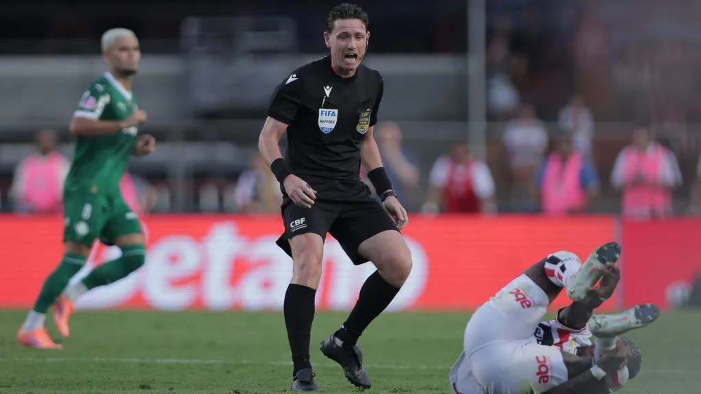 Ramon Abatti Abel, árbitro de São Paulo x Palmeiras. Foto: Ettore Chiereguini/AGIF