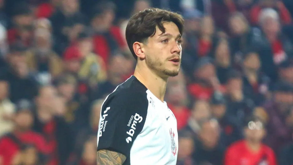 Garro pode voltar contra o Santos (Imagem: Gabriel Machado/AGIF)