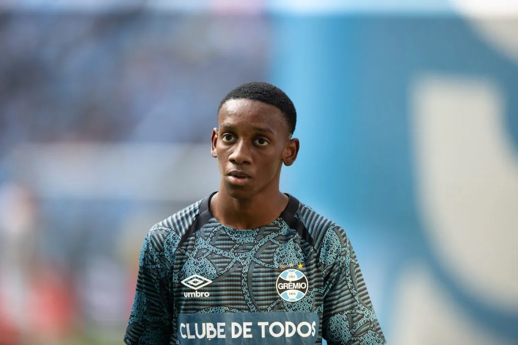 RS – PORTO ALEGRE – 08/03/2025 – GAUCHO 2025, GREMIO X INTERNACIONAL – Gabriel Mec jogador do Gremio durante partida contra o Internacional no estadio Arena do Gremio pelo campeonato Gaucho 2025. Foto: Liamara Polli/AGIF