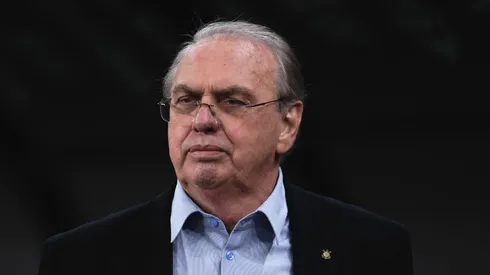 Stabile reviu as contas do Corinthians.