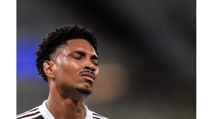 Vitinho jogador do Flamengo lamenta chance perdida durante partida contra o Fluminense no estadio Maracana pelo campeonato Brasileiro A 2021.