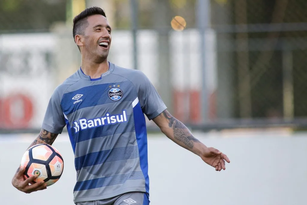 RJ – Rio de Janeiro – 11/09/2017 – Treino da Equipe do Gr?mio – Lucas Barrios durante treino da Equipe do Gremio no estadio da Gavea antes da partida contra a equipe do Botafogo pelas quartas de Finais da Copa Libertadores das Americas. Foto: Luciano Belford/AGIF