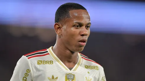 Wallace Yan vive momento ruim no Flamengo.