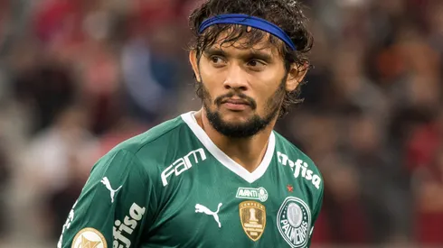 Scarpa durante confronto entre Athletico-PR e Palmeiras no Brasileirão 2022.