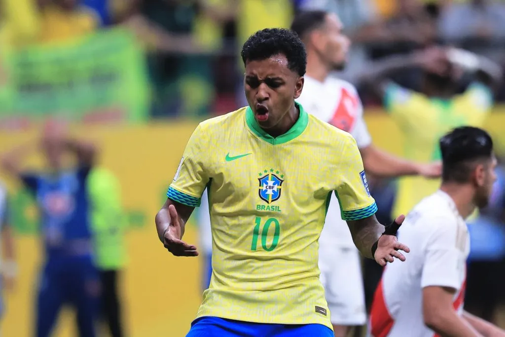 Rodrygo jogador do Brasil durante partida contra o Peru no estadio Mane Garrincha pelo campeonato Eliminatorias Copa Do Mundo 2026. Foto: Ettore Chiereguini/AGIF