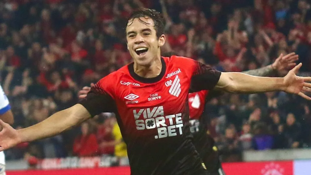 Dudu, meia do Athletico-PR. Foto: Gabriel Machado/AGIF