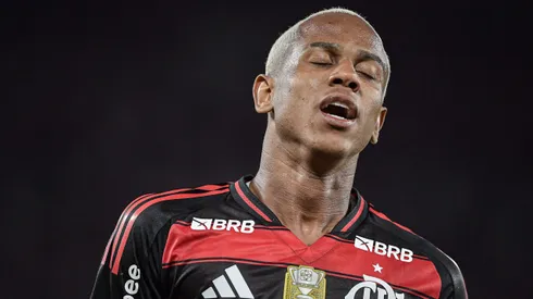 Wallace Yan jogador do Flamengo durante partida contra o Fluminense no estadio Maracana pelo campeonato Brasileiro A 2025. Foto: Thiago Ribeiro/AGIF