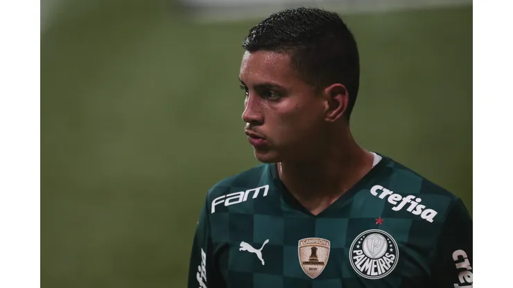 Renan durante confronto contra o Fortaleza no Campeonato Brasileiro de 2021.
