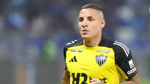 Guilherme Arana jogador do Atletico-MG durante aquecimento antes da partida contra o Cruzeiro no estadio Mineirao pelo campeonato Copa Do Brasil 2025. Foto: Gilson Lobo/AGIF