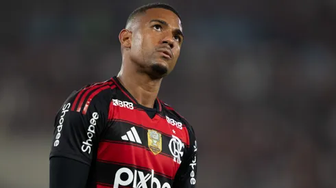Samuel Lino jogador do Flamengo lamenta durante partida contra o Mirassol no estadio Maracana pelo campeonato Brasileiro A 2025.