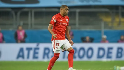 Gabriel Mercado jogador do Internacional durante partida contra o Gremio no estadio Arena do Gremio pelo campeonato BRASILEIRO A 2023.