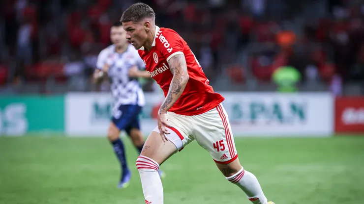 Lucca jogador do Internacional durante partida contra o Sao Jose no estadio Beira-Rio pelo campeonato Gaucho 2023.