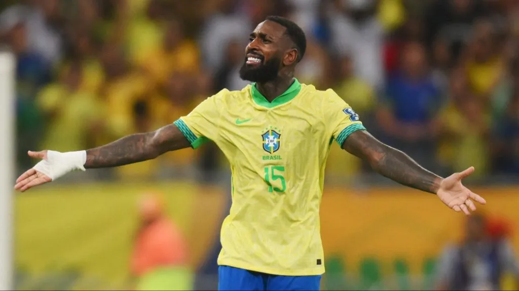 Gerson em campo pela Seleção Brasileira. (Photo by Pedro Vilela/Getty Images)