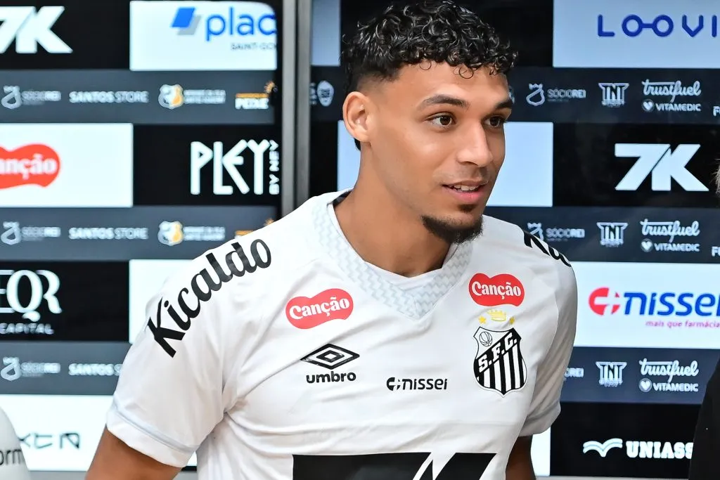 Victor Hugo deve jogar no clássico – Foto: Jota Erre/AGIF.