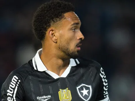 Vitinho, do Botafogo, treina como titular na Seleção Brasileira