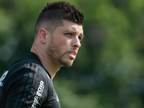 Tiago Volpi deve voltar aos jogos do Grêmio contra o São Paulo