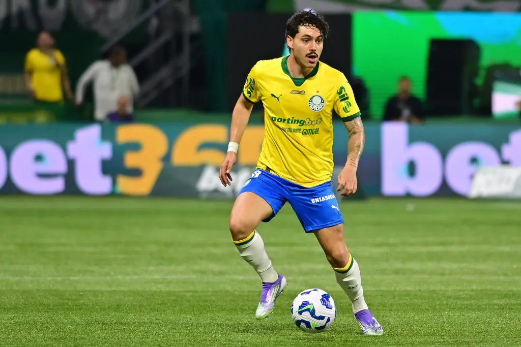 Maurício em ação pelo Palmeiras contra o Fortaleza. Foto: Jota Erre/AGIF