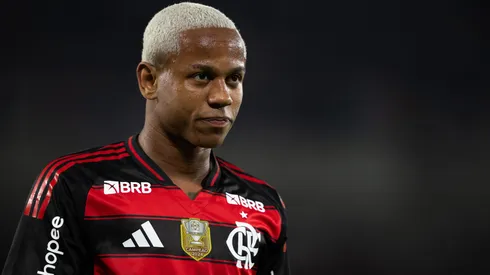 Wallace Yan em campo pelo Flamengo. Foto: Jorge Rodrigues/AGIF
