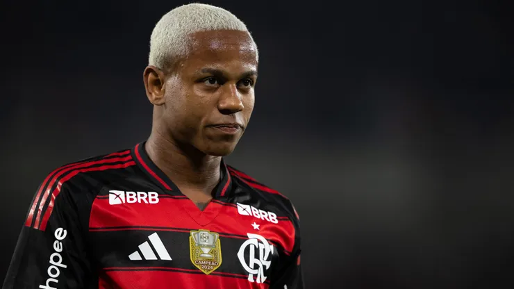 Wallace Yan em campo pelo Flamengo. Foto: Jorge Rodrigues/AGIF