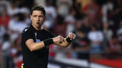 SP – SAO PAULO – 05/10/2025 – BRASILEIRO A 2025, SAO PAULO X PALMEIRAS – O arbitro Ramon Abatti Abel durante partida entre Sao Paulo e Palmeiras no estadio Morumbi pelo campeonato Brasileiro A 2025. Foto: Marcello Zambrana/AGIF
