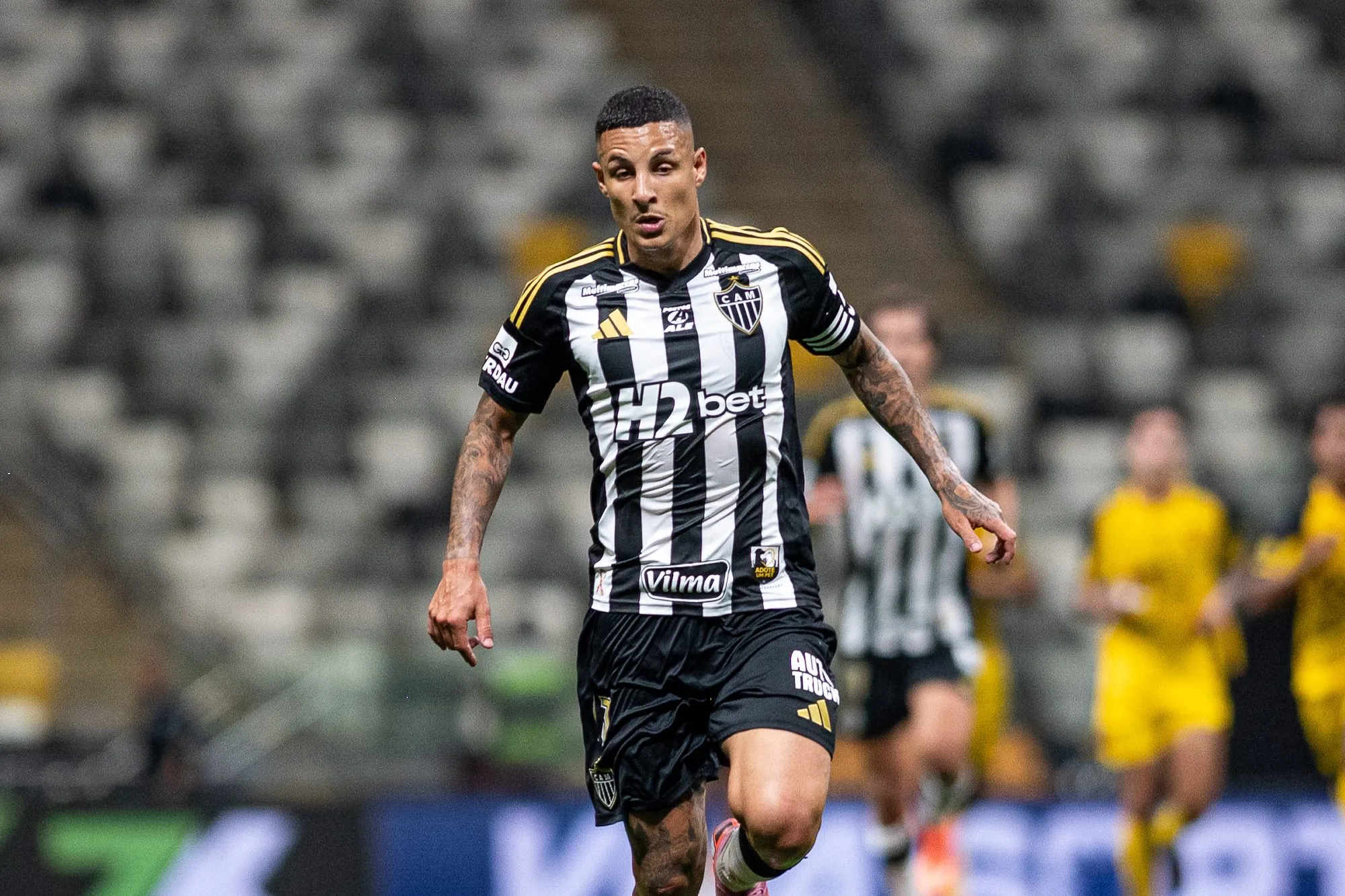 MG – BELO HORIZONTE – 08/10/2025 – BRASILEIRO A 2025, ATLETICO-MG X SPORT – Guilherme Arana jogador do Atletico-MG durante partida contra o Sport no estadio Arena MRV pelo campeonato Brasileiro A 2025. Foto: Alessandra Torres/AGIF