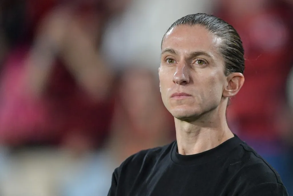 RJ – RIO DE JANEIRO – 13/08/2025 – COPA LIBERTADORES 2025, FLAMENGO X INTERNACIONAL – Filipe Luis tecnico do Flamengo durante partida contra o Internacional no estadio Maracana pelo campeonato Copa Libertadores 2025. Foto: Thiago Ribeiro/AGIF