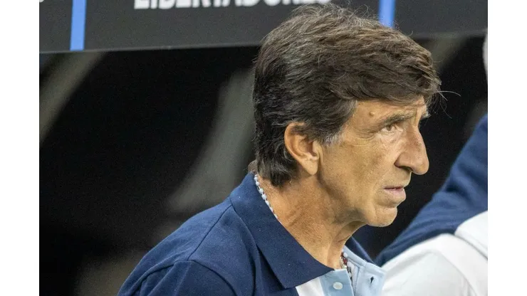 Gustavo Costas, técnico do Racing, manda recado ao Flamengo