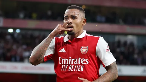 LONDON, ENGLAND - AUGUST 31: Gabriel Jesus of Arsenal celebrates scoring their side's first goal during the Premier League match between Arsenal FC and Aston Villa at Emirates Stadium on August 31, 2022 in London, England. (Photo by Catherine Ivill/Getty Images)